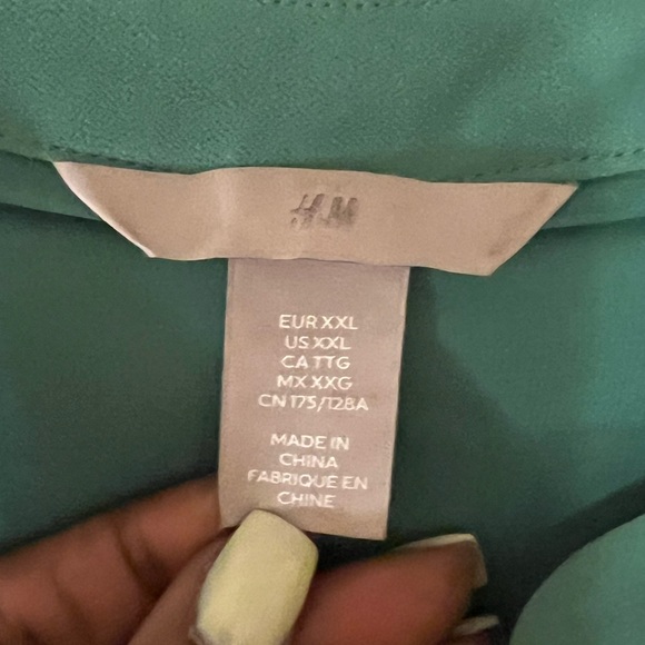 H&M pleated dress. - Picture 2 of 5